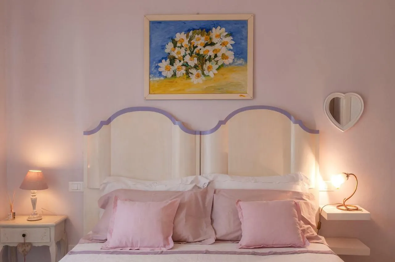 Tre Civette Sul Como Bed & Breakfast Marina di Massa