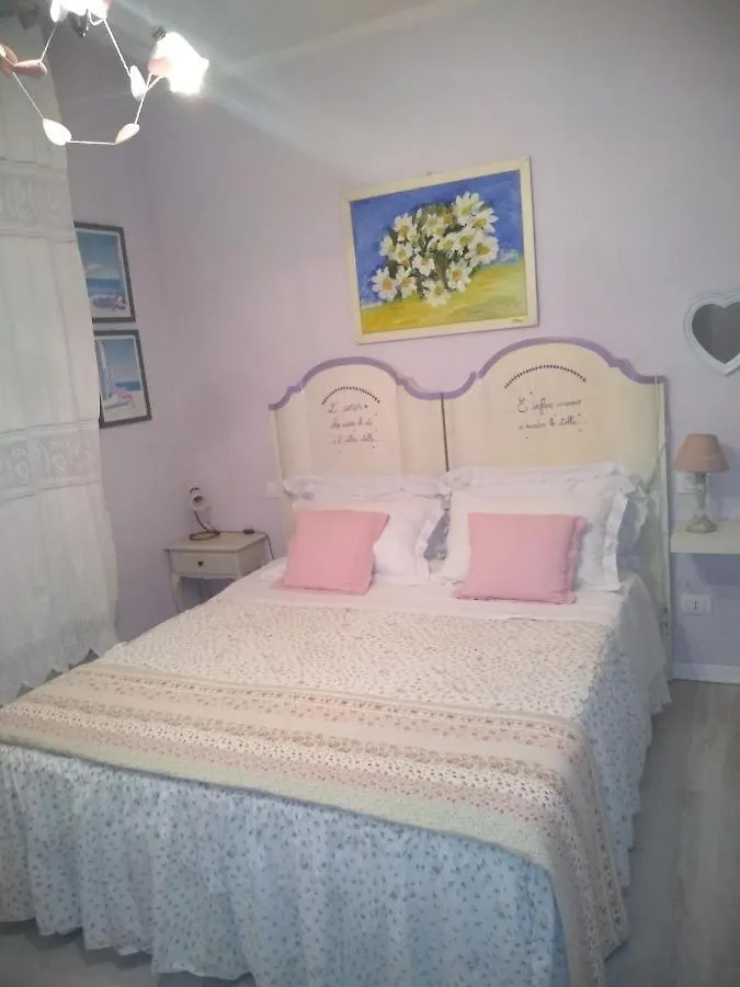 Tre Civette Sul Como Bed & Breakfast Marina di Massa Italy