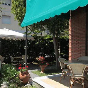 Vera Hotel